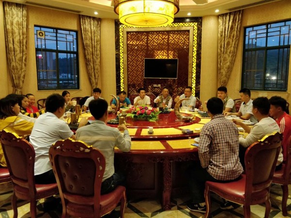 齊心協(xié)力，為公司的未來再創(chuàng)輝煌！